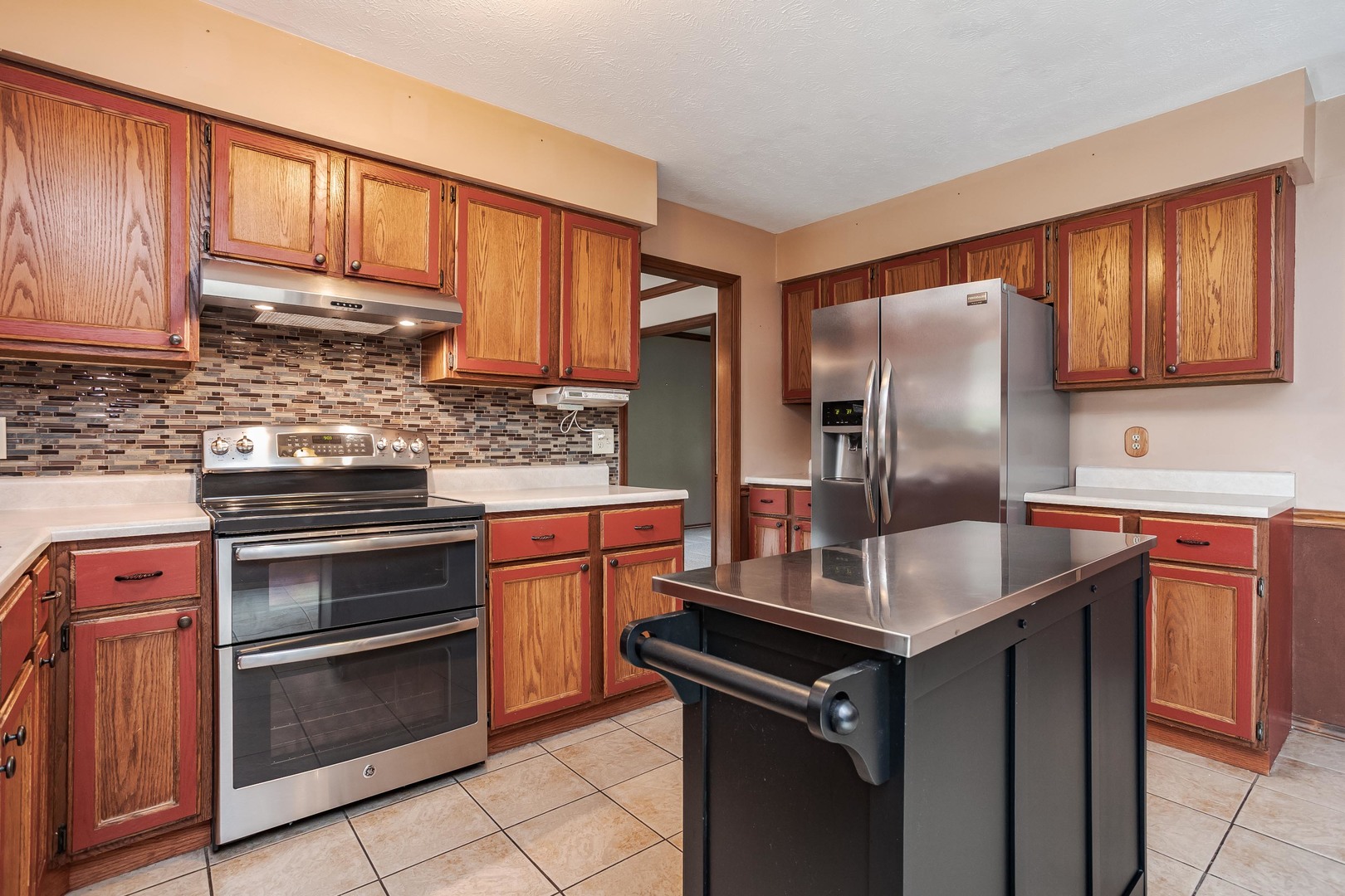 2605 Keystone Road, Bloomington, IL 61704