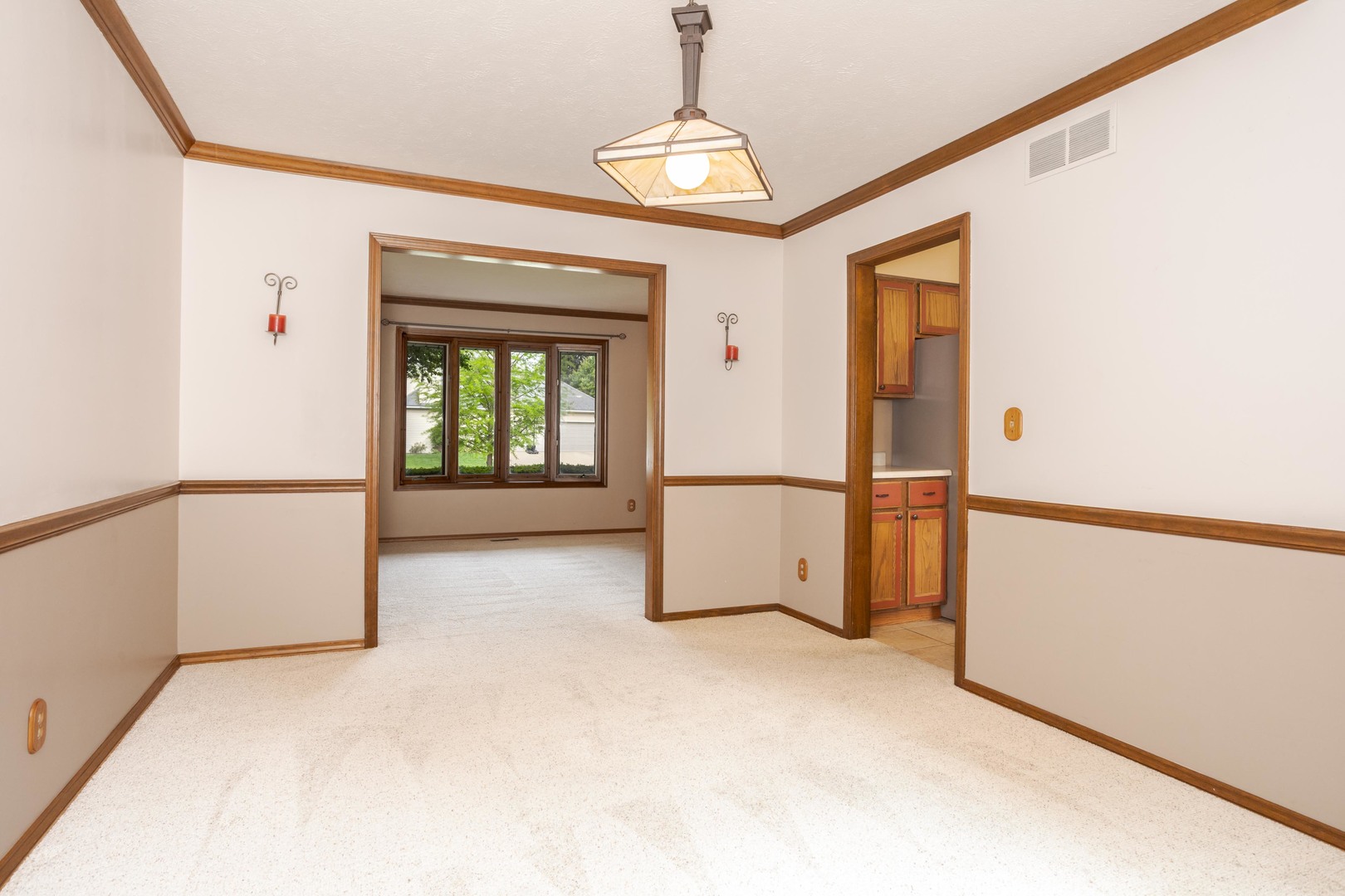 2605 Keystone Road, Bloomington, IL 61704