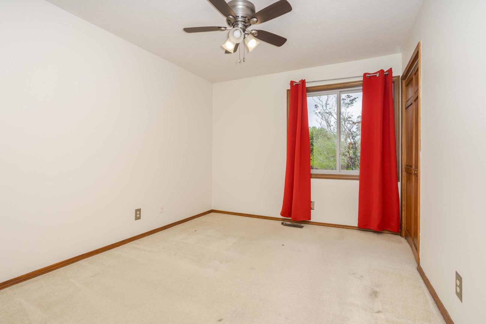 2605 Keystone Road, Bloomington, IL 61704