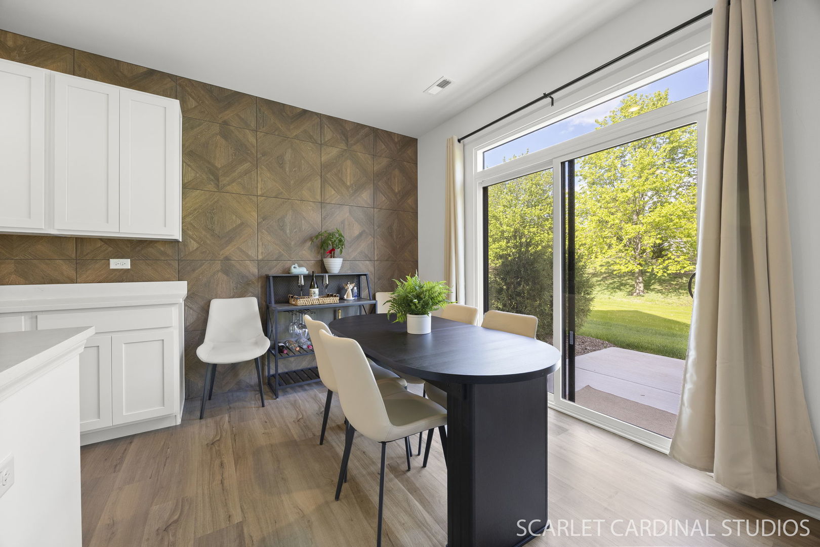 8490 Cornelia Lane, Woodridge, IL 60517