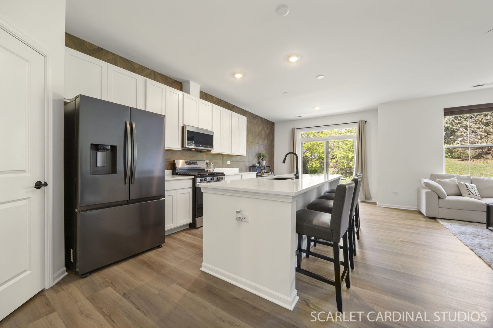 8490 Cornelia Lane, Woodridge, IL 60517