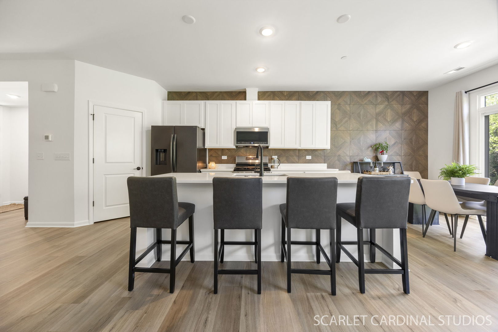 8490 Cornelia Lane, Woodridge, IL 60517