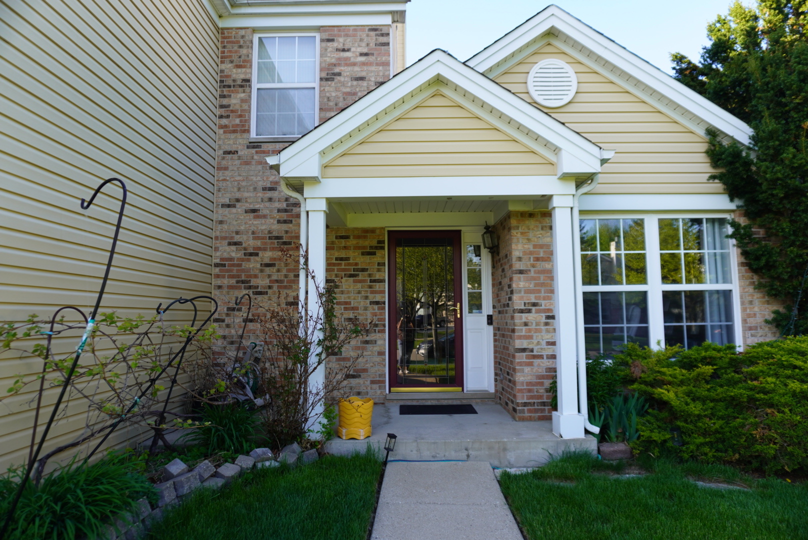 1310 York Drive, Carpentersville, IL 60110