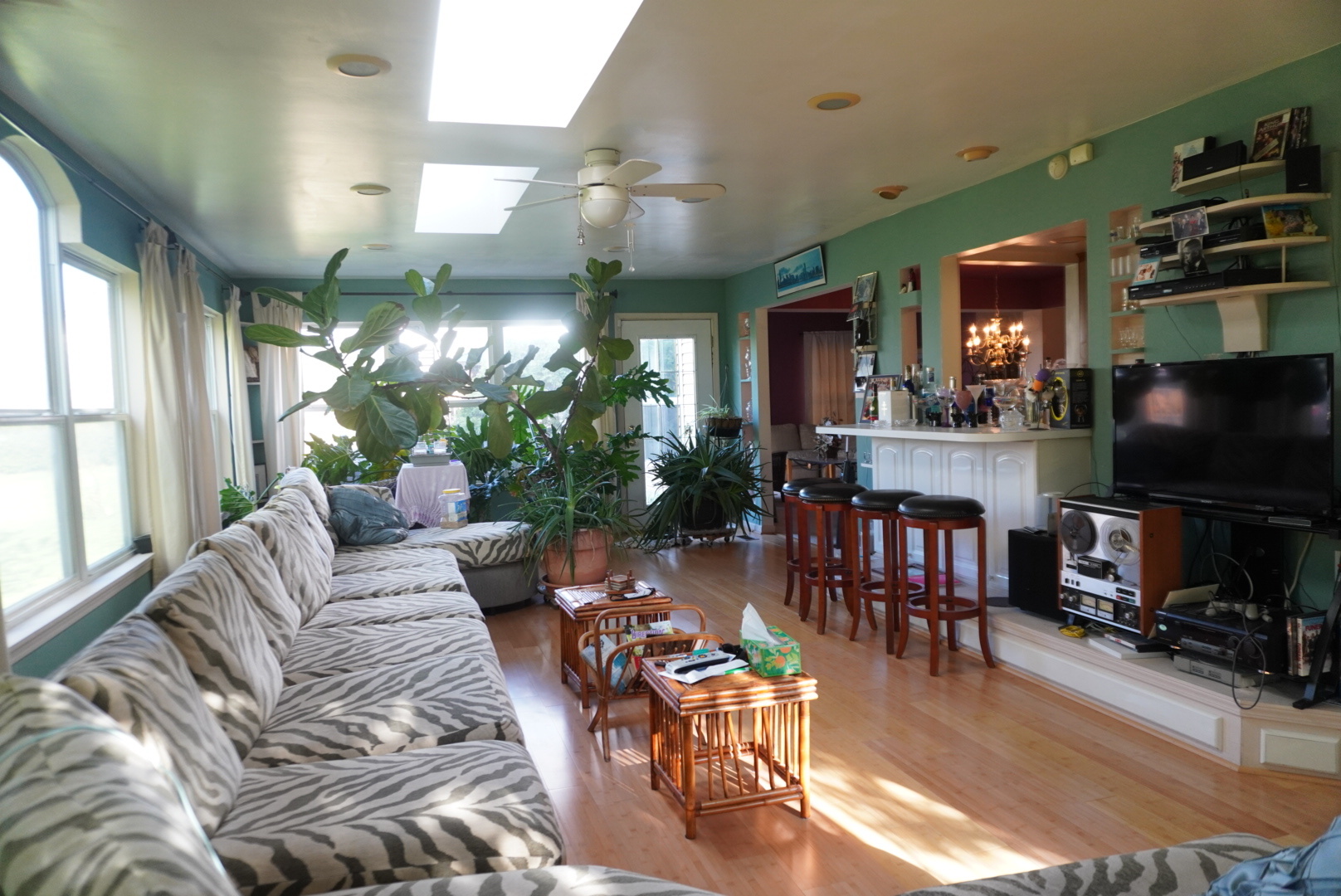 1310 York Drive, Carpentersville, IL 60110