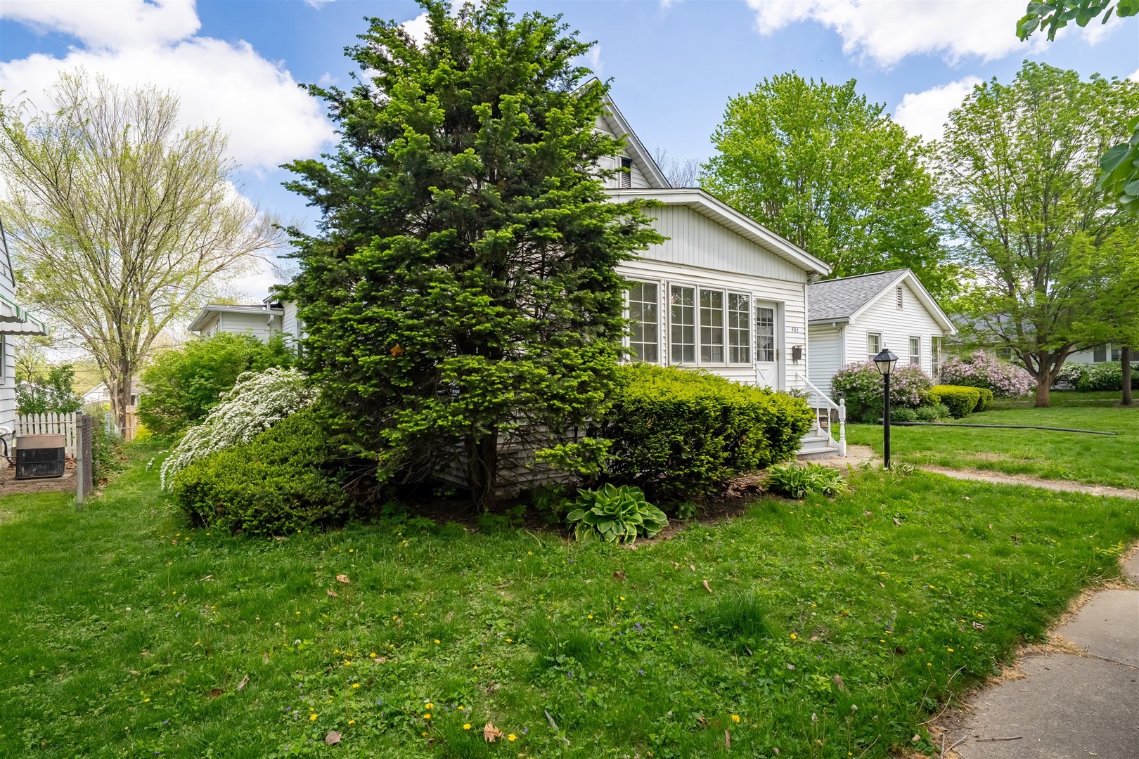 403 W Kelsey Street, Bloomington, IL 61701