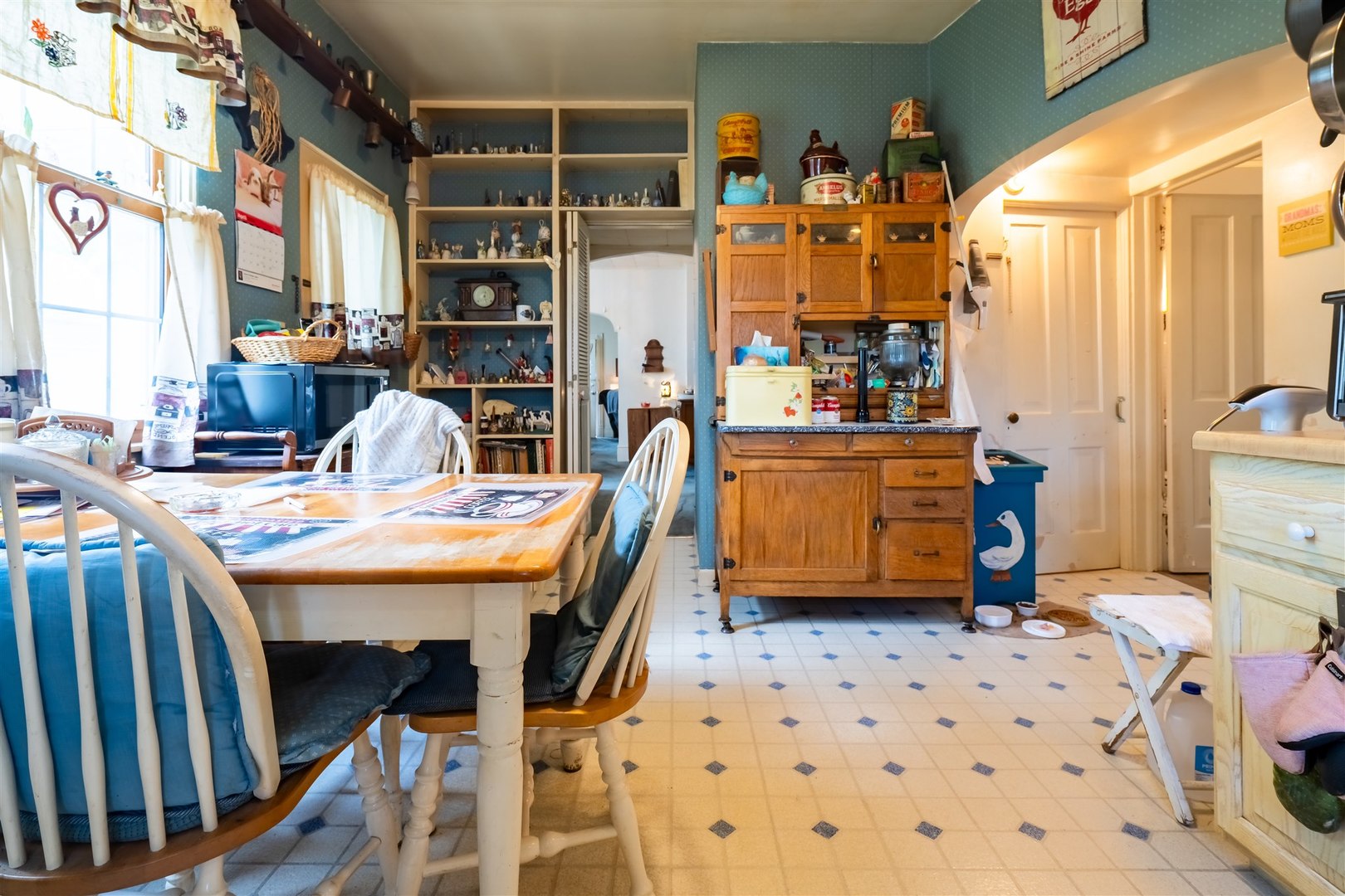 403 W Kelsey Street, Bloomington, IL 61701