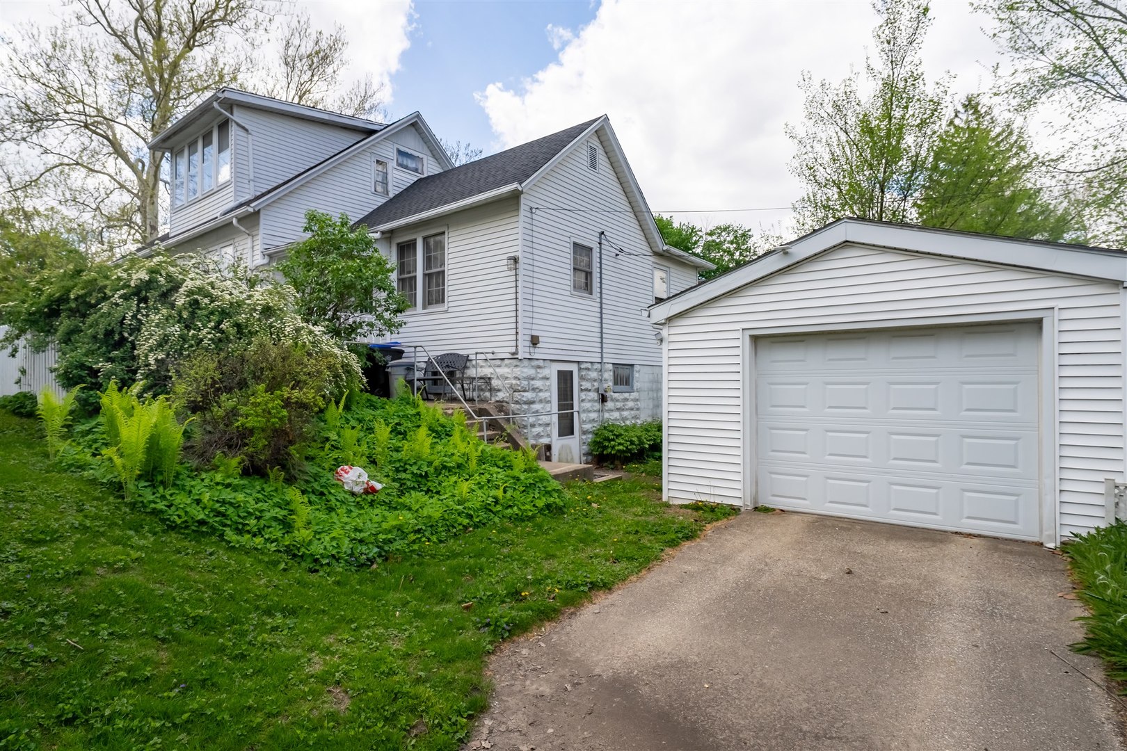 403 W Kelsey Street, Bloomington, IL 61701