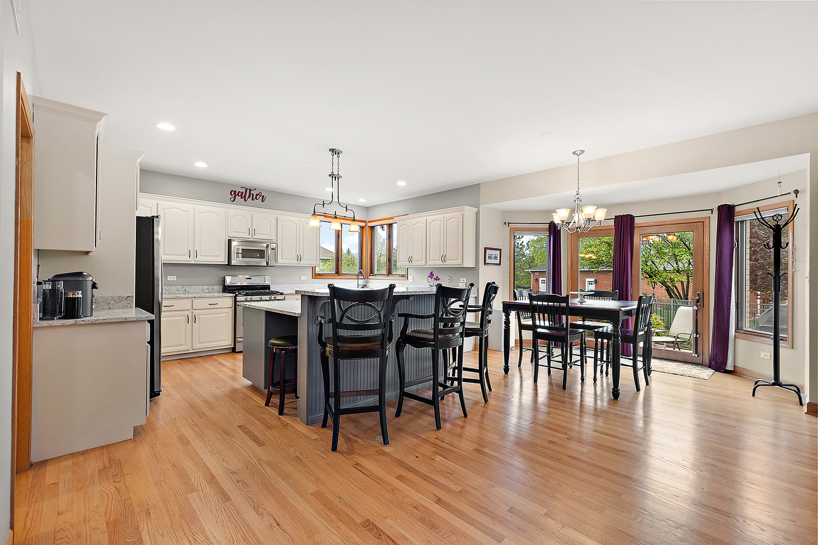 1231 Abbey Oaks Drive, Lemont, IL 60439