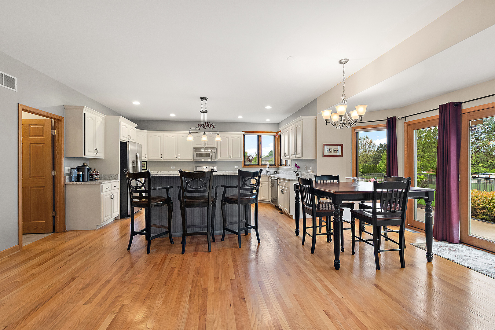 1231 Abbey Oaks Drive, Lemont, IL 60439