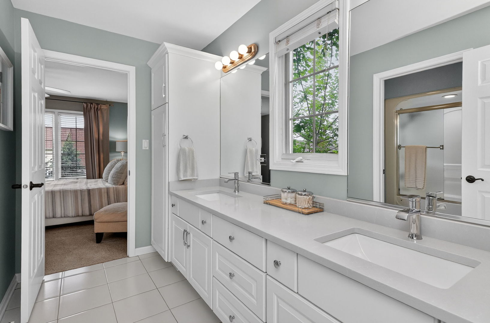 1376 Chapman Drive, Darien, IL 60561