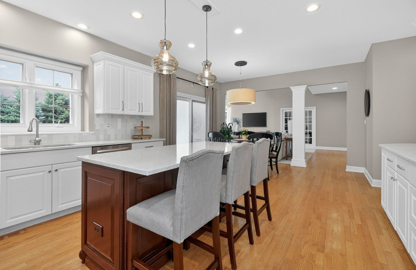 1376 Chapman Drive, Darien, IL 60561