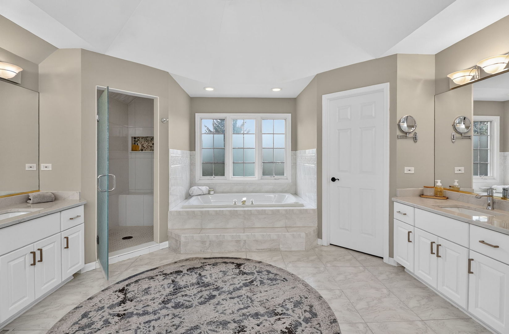 1376 Chapman Drive, Darien, IL 60561