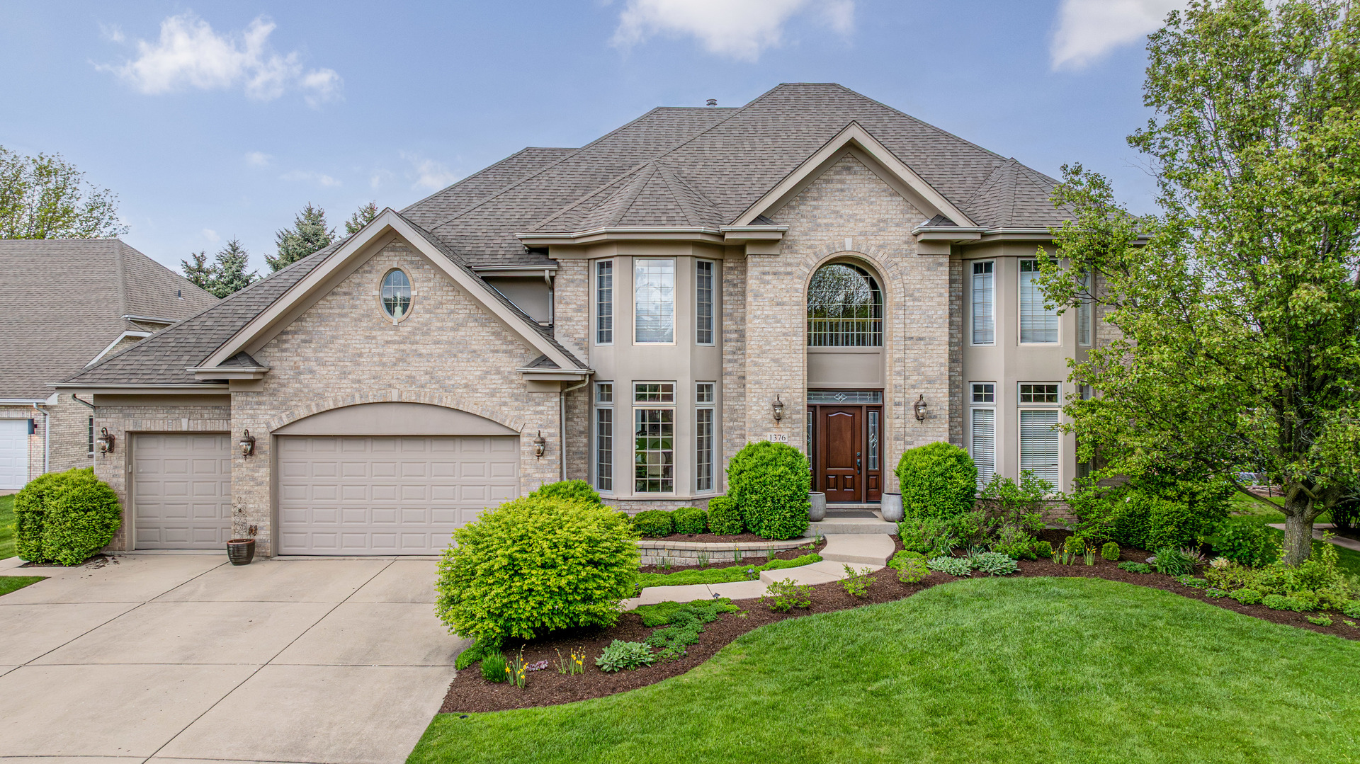 1376 Chapman Drive, Darien, IL 60561