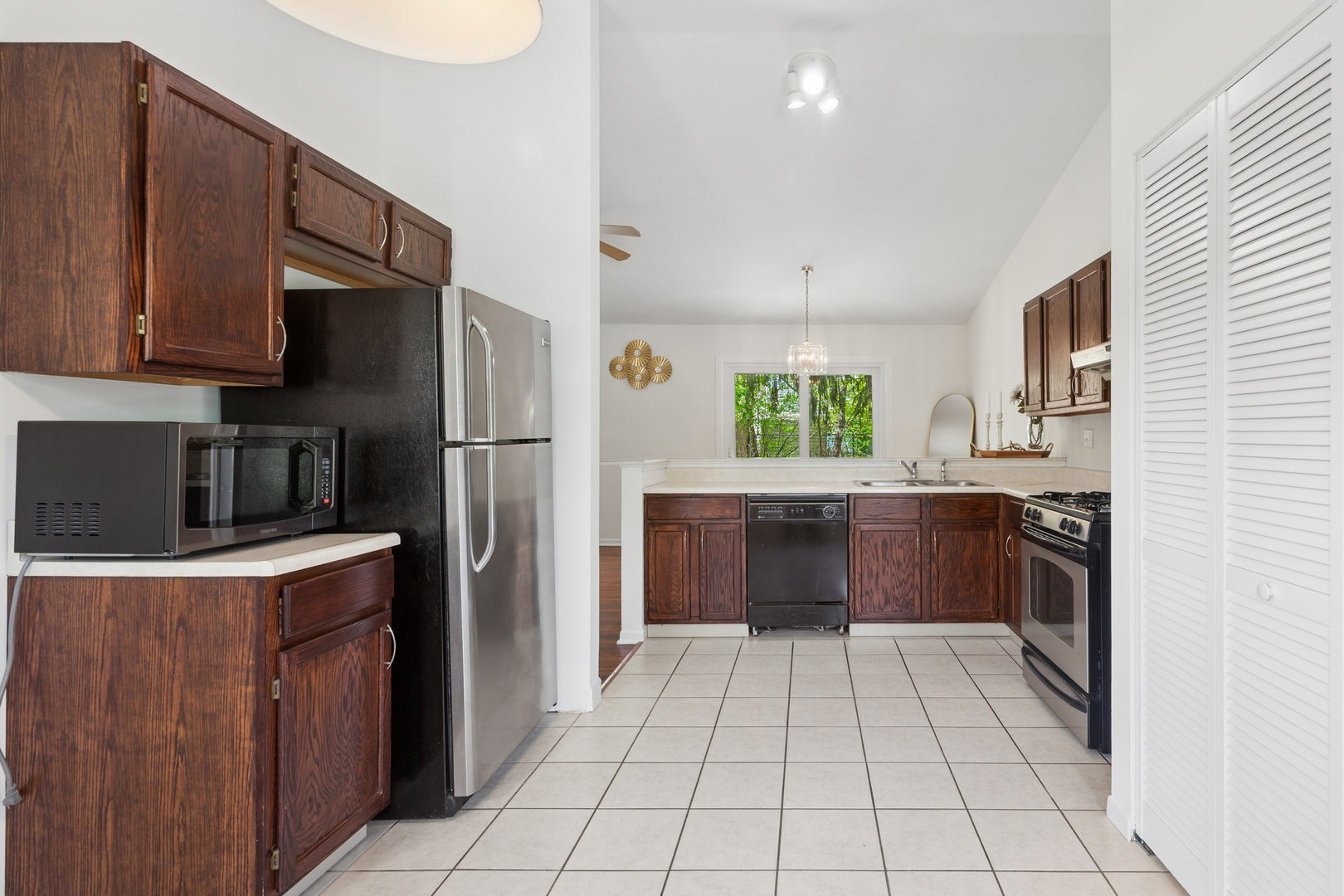 3287 Medford Court, Island Lake, IL 60042