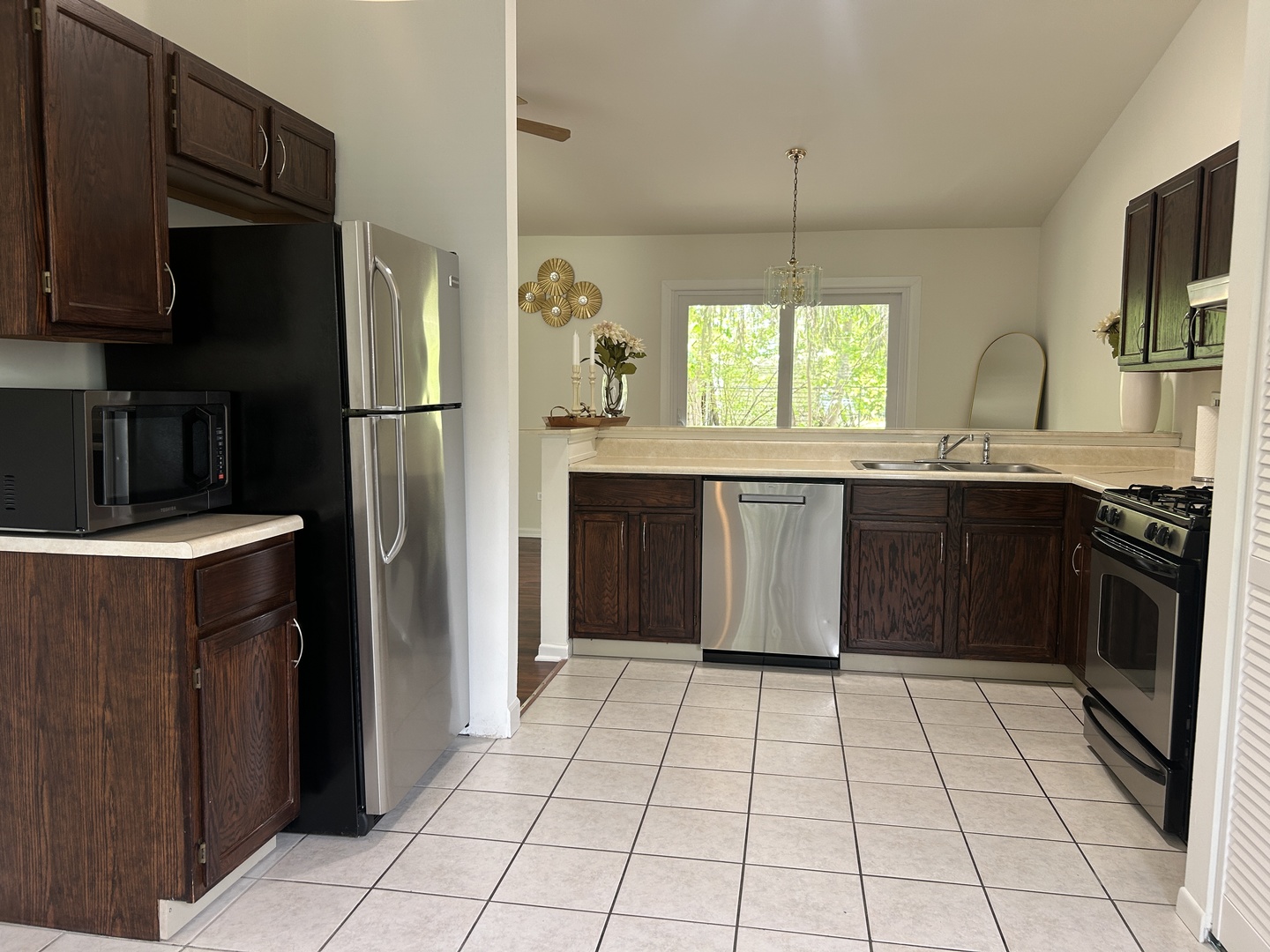 3287 Medford Court, Island Lake, IL 60042