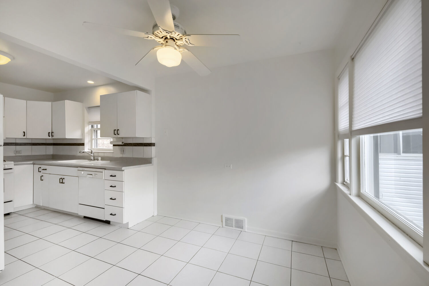 3311 N Plainfield Avenue, Chicago, IL 60634