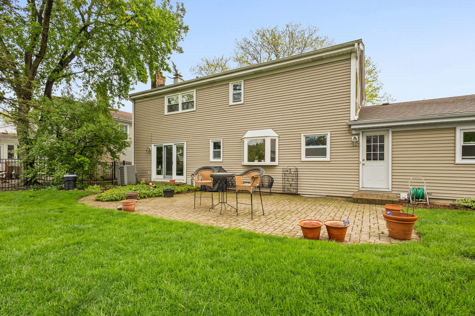 220 White Fawn Trail, Downers Grove, IL 60516