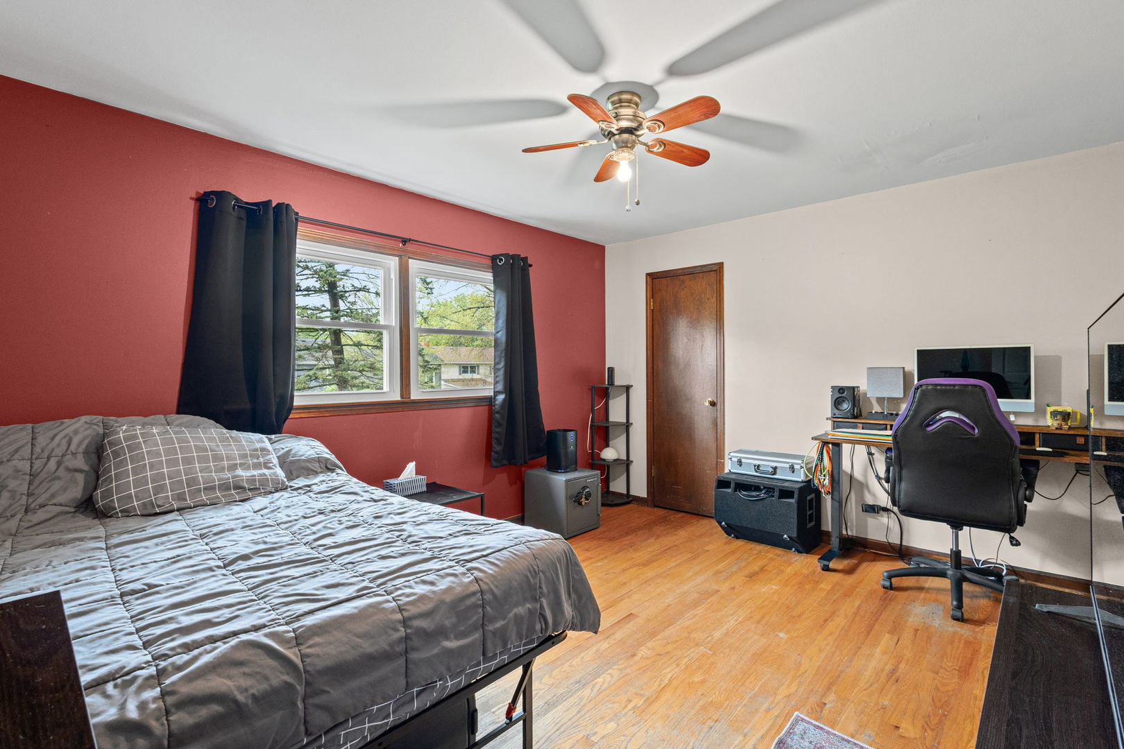 220 White Fawn Trail, Downers Grove, IL 60516