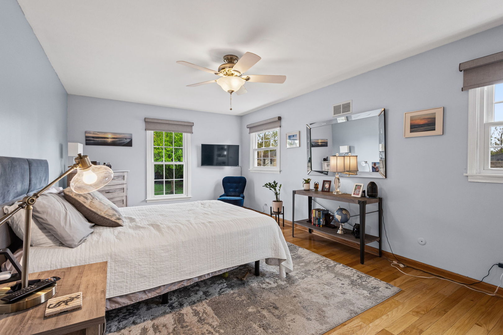 220 White Fawn Trail, Downers Grove, IL 60516