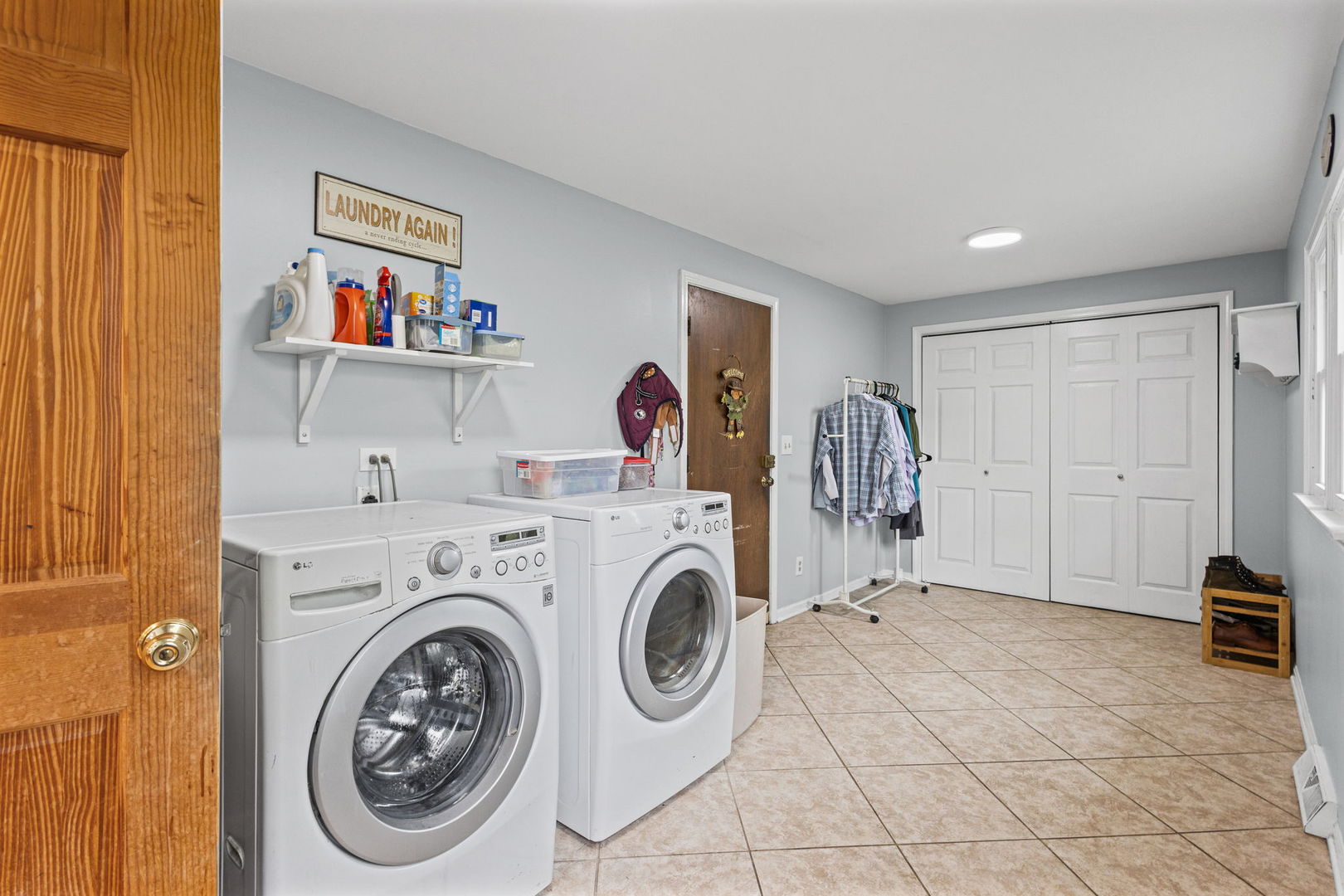 220 White Fawn Trail, Downers Grove, IL 60516