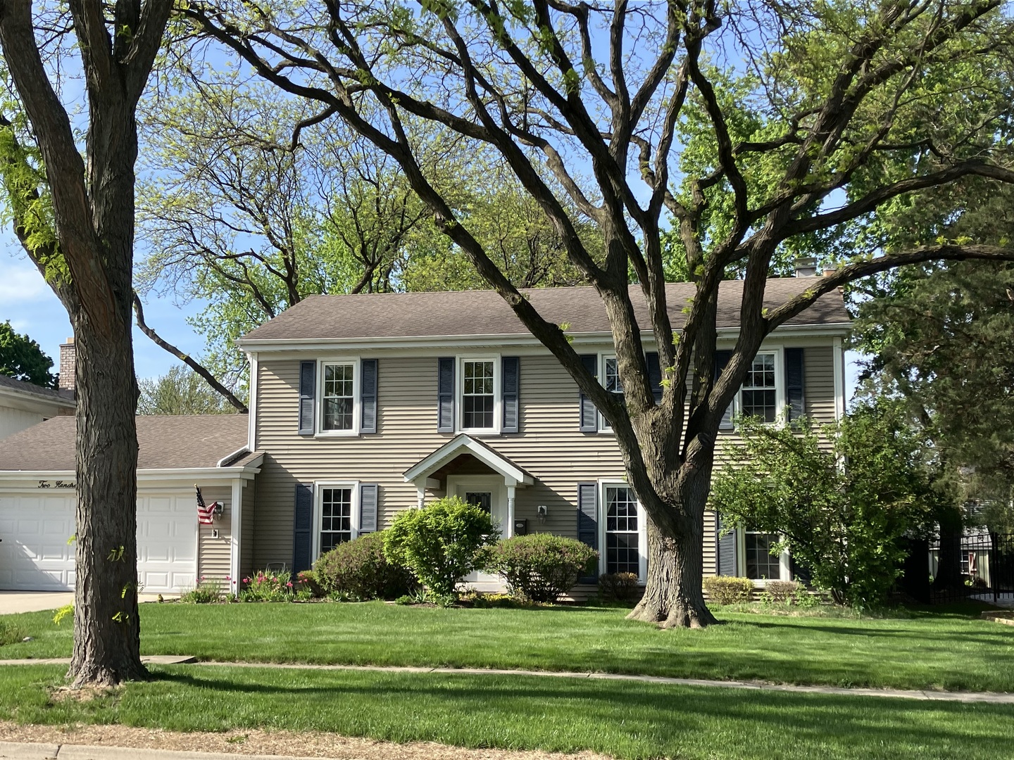 220 White Fawn Trail, Downers Grove, IL 60516