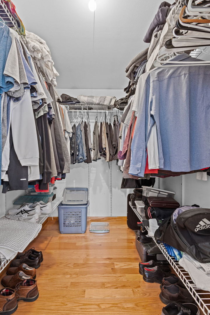 220 White Fawn Trail, Downers Grove, IL 60516