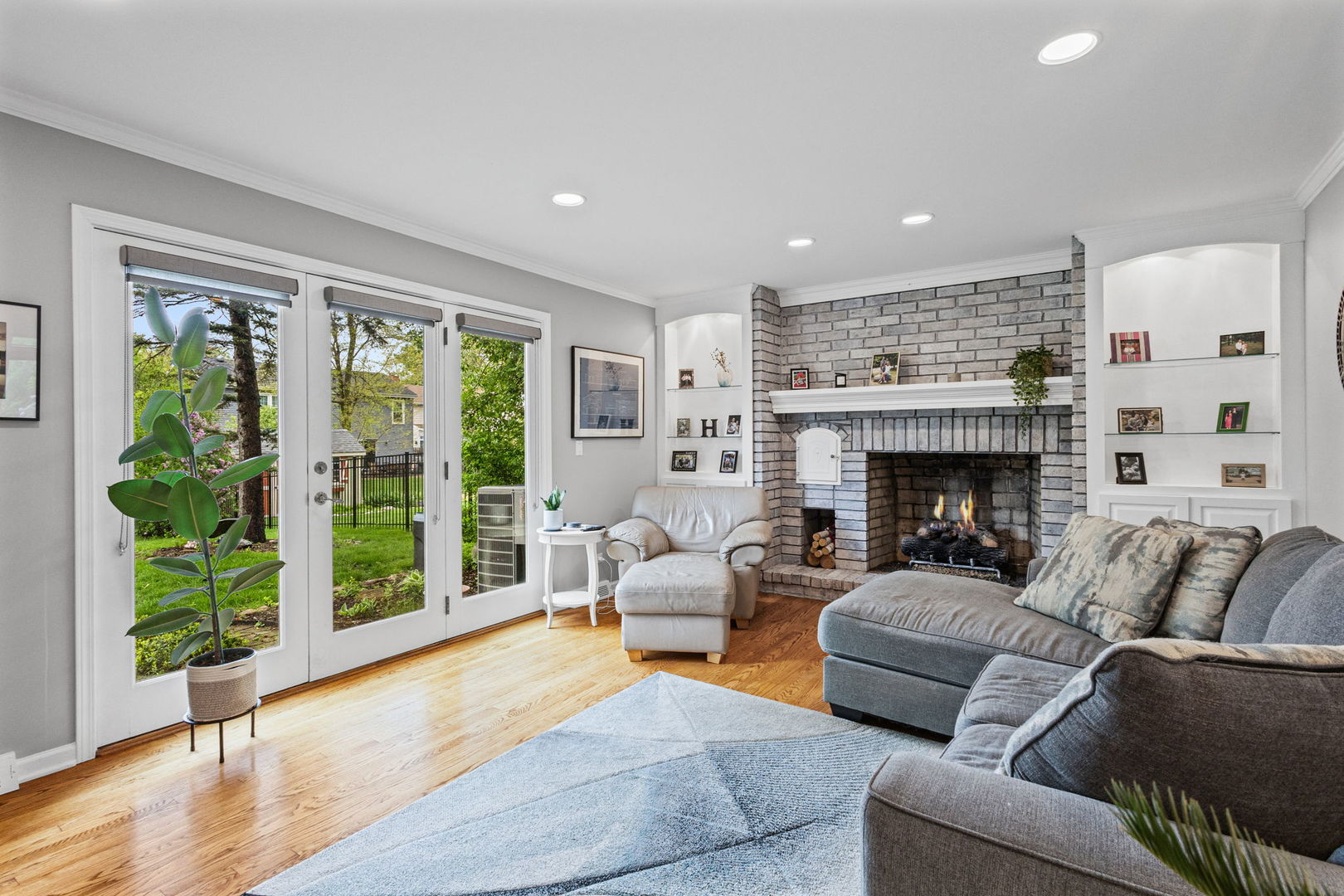 220 White Fawn Trail, Downers Grove, IL 60516