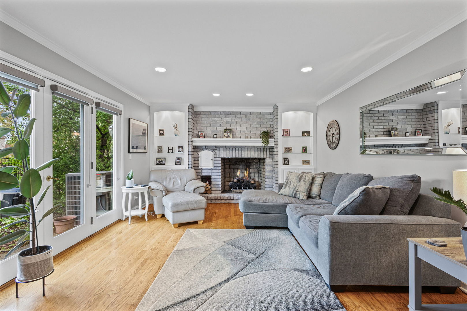 220 White Fawn Trail, Downers Grove, IL 60516