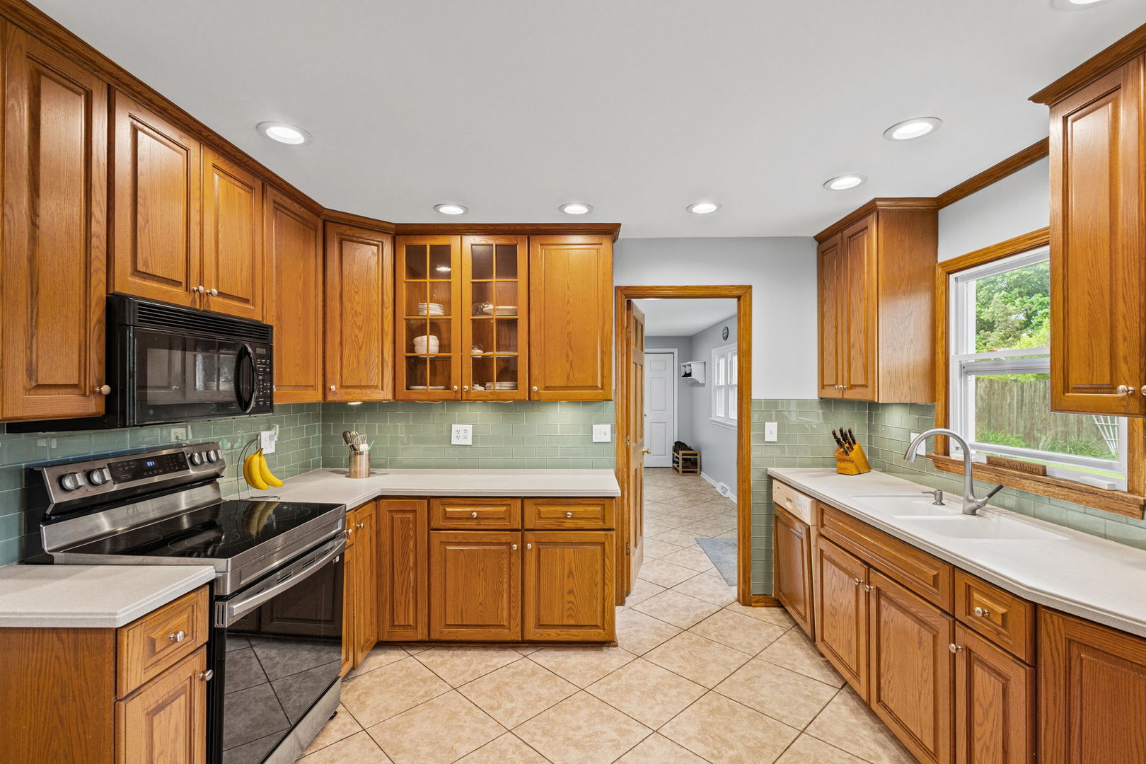 220 White Fawn Trail, Downers Grove, IL 60516