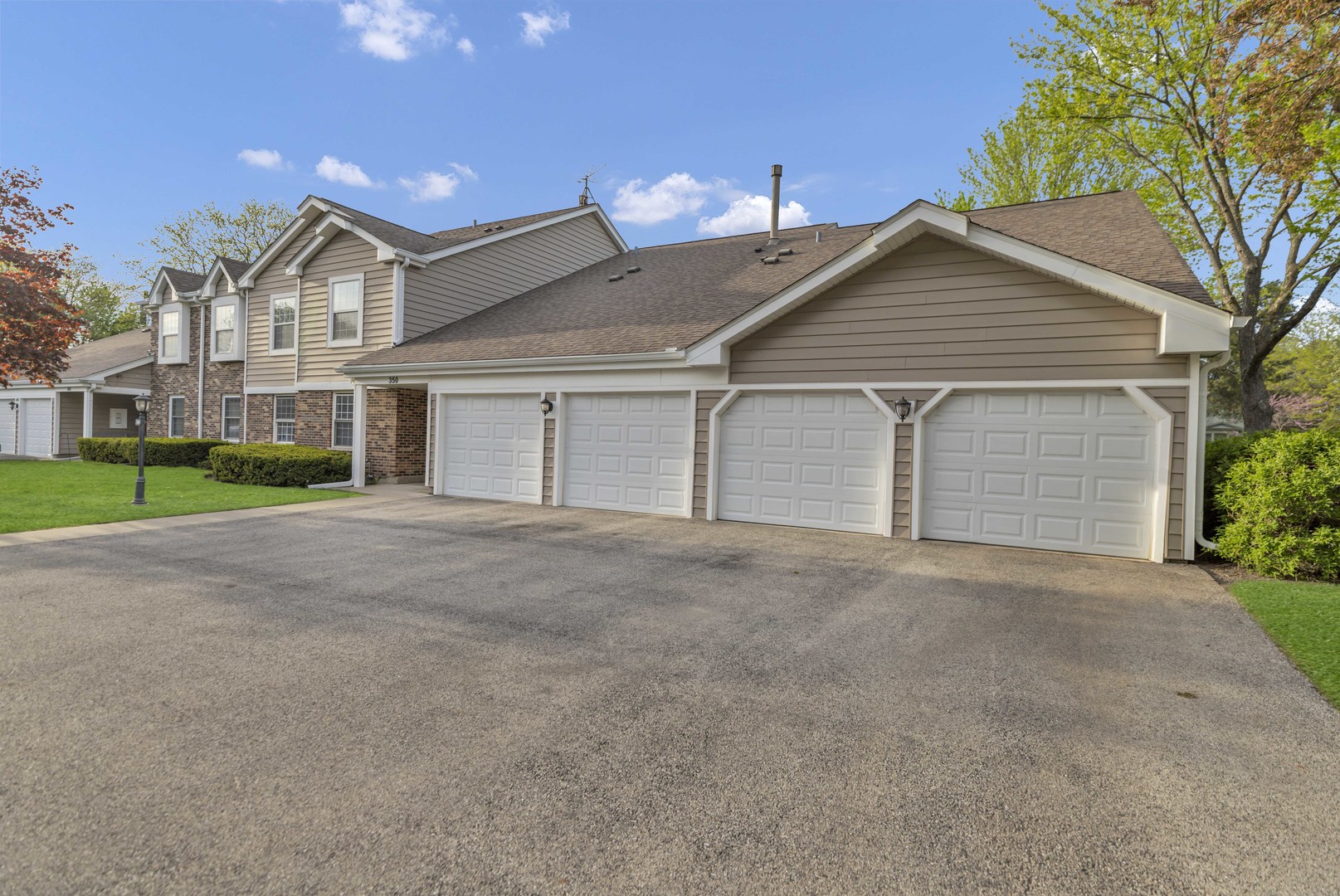350 Newgate Court #2Z, Schaumburg, IL 60193