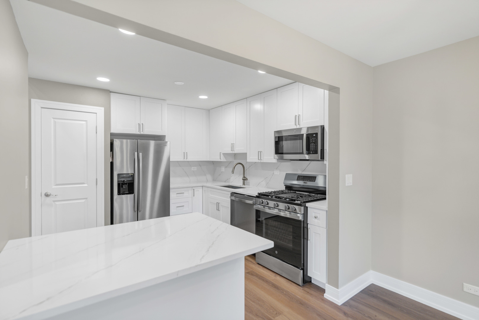 350 Newgate Court #2Z, Schaumburg, IL 60193