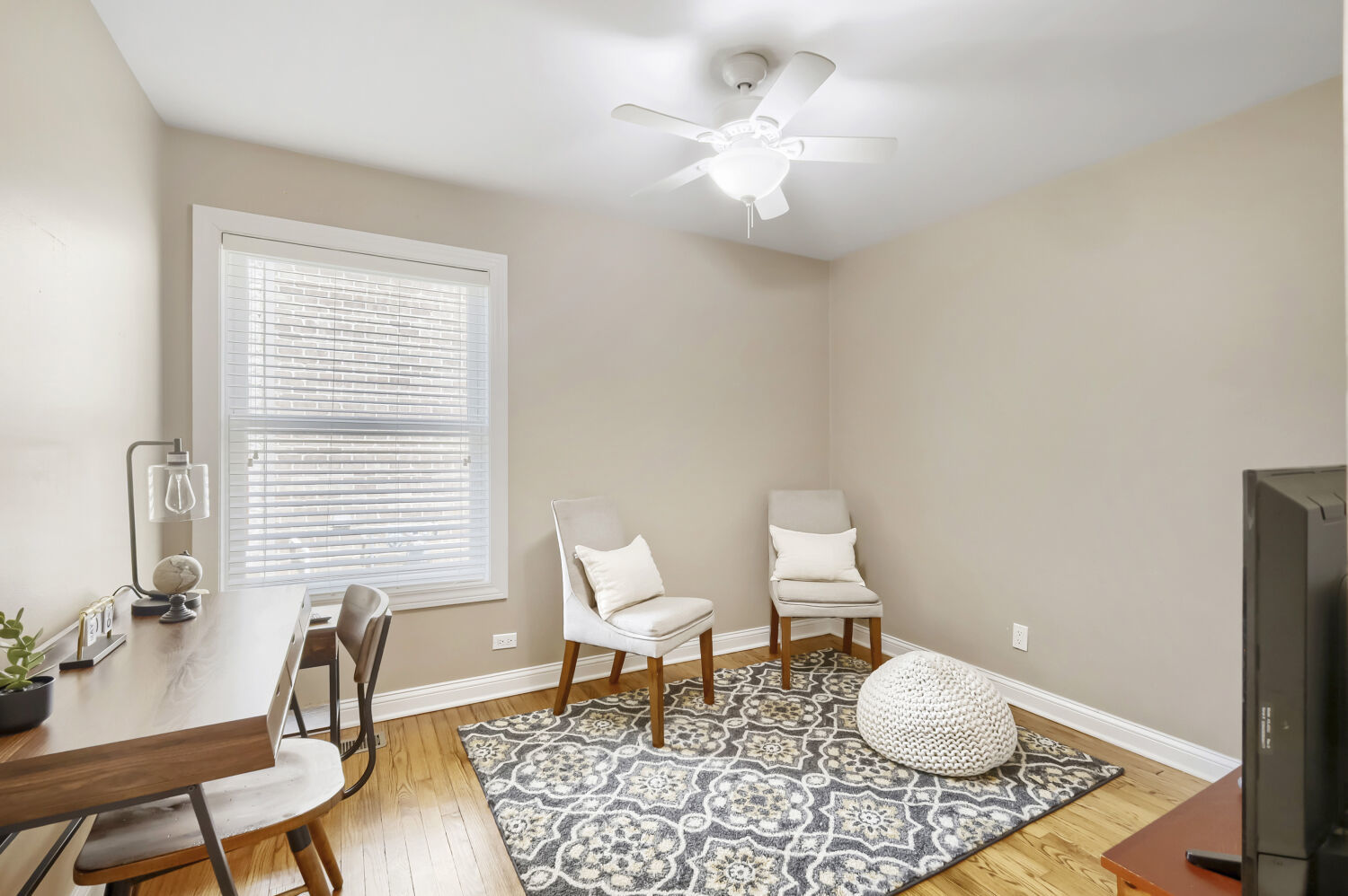 513 N Howard Avenue, Elmhurst, IL 60126