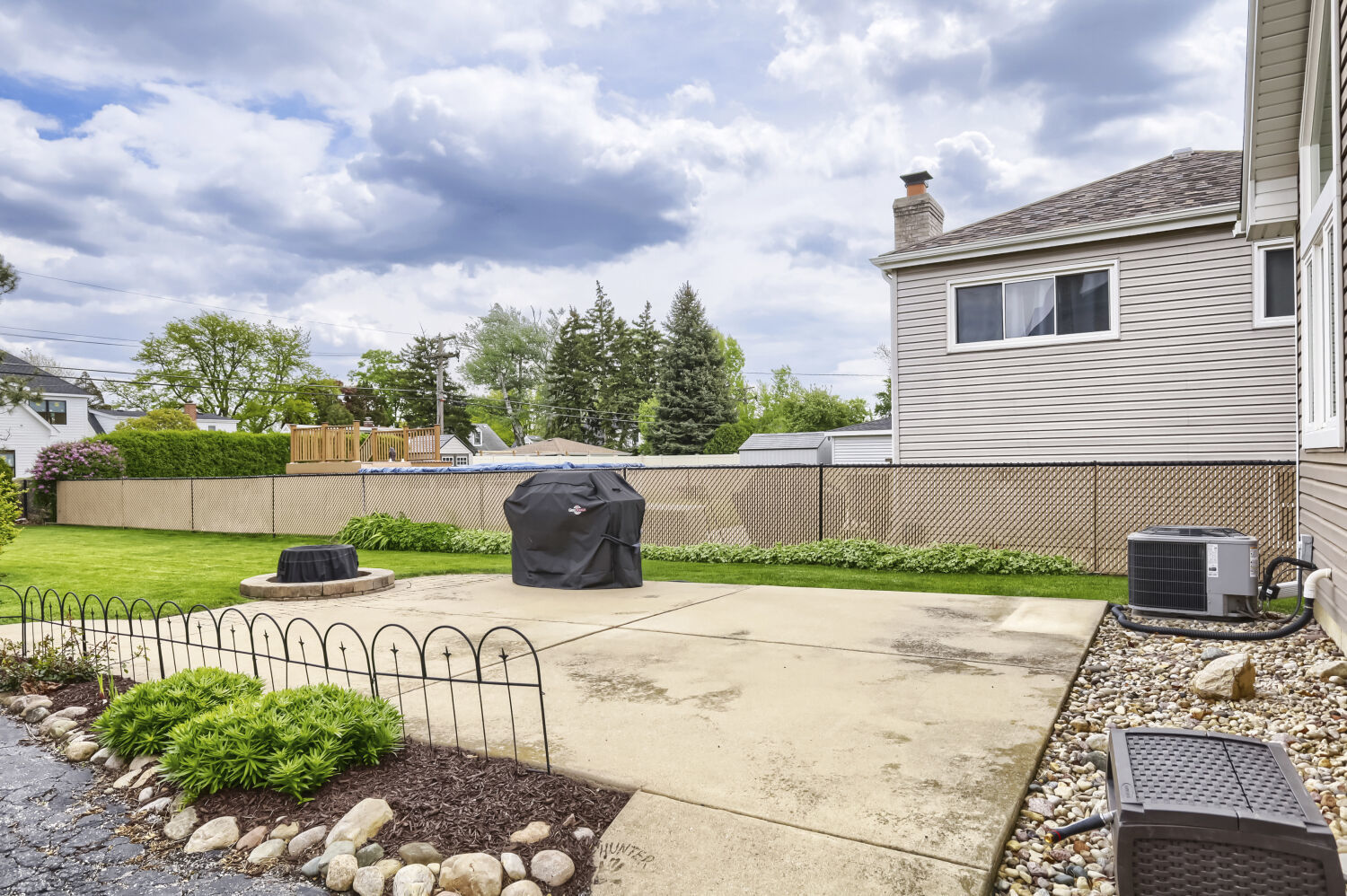 513 N Howard Avenue, Elmhurst, IL 60126