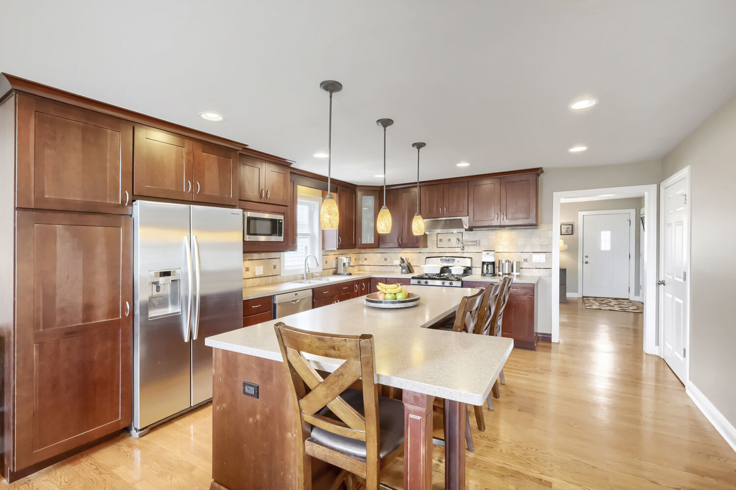 513 N Howard Avenue, Elmhurst, IL 60126
