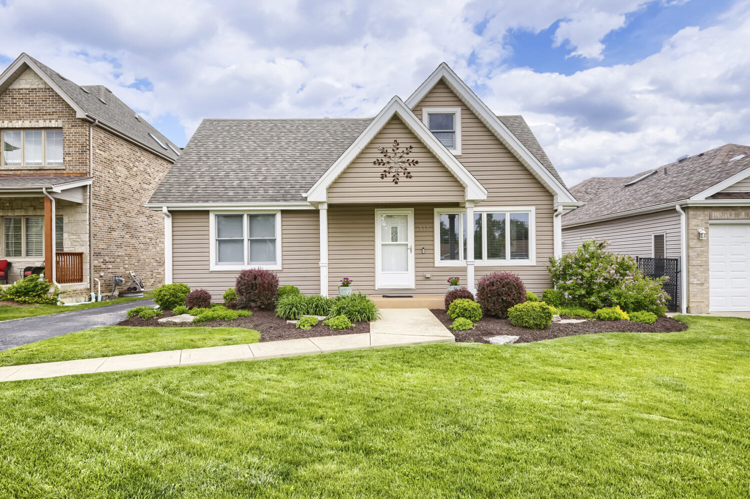 513 N Howard Avenue, Elmhurst, IL 60126