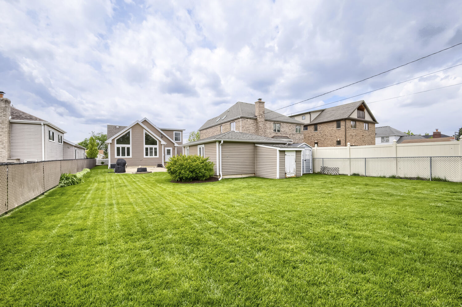 513 N Howard Avenue, Elmhurst, IL 60126