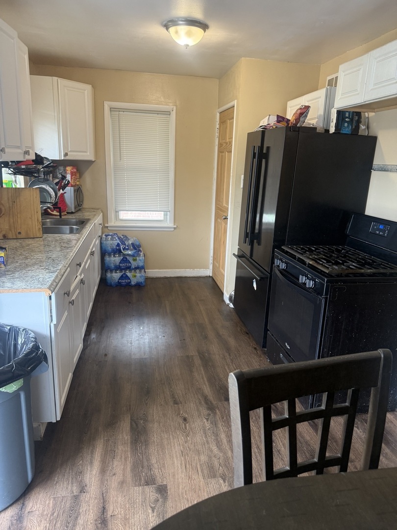 725 E 154th Street, South Holland, IL 60473