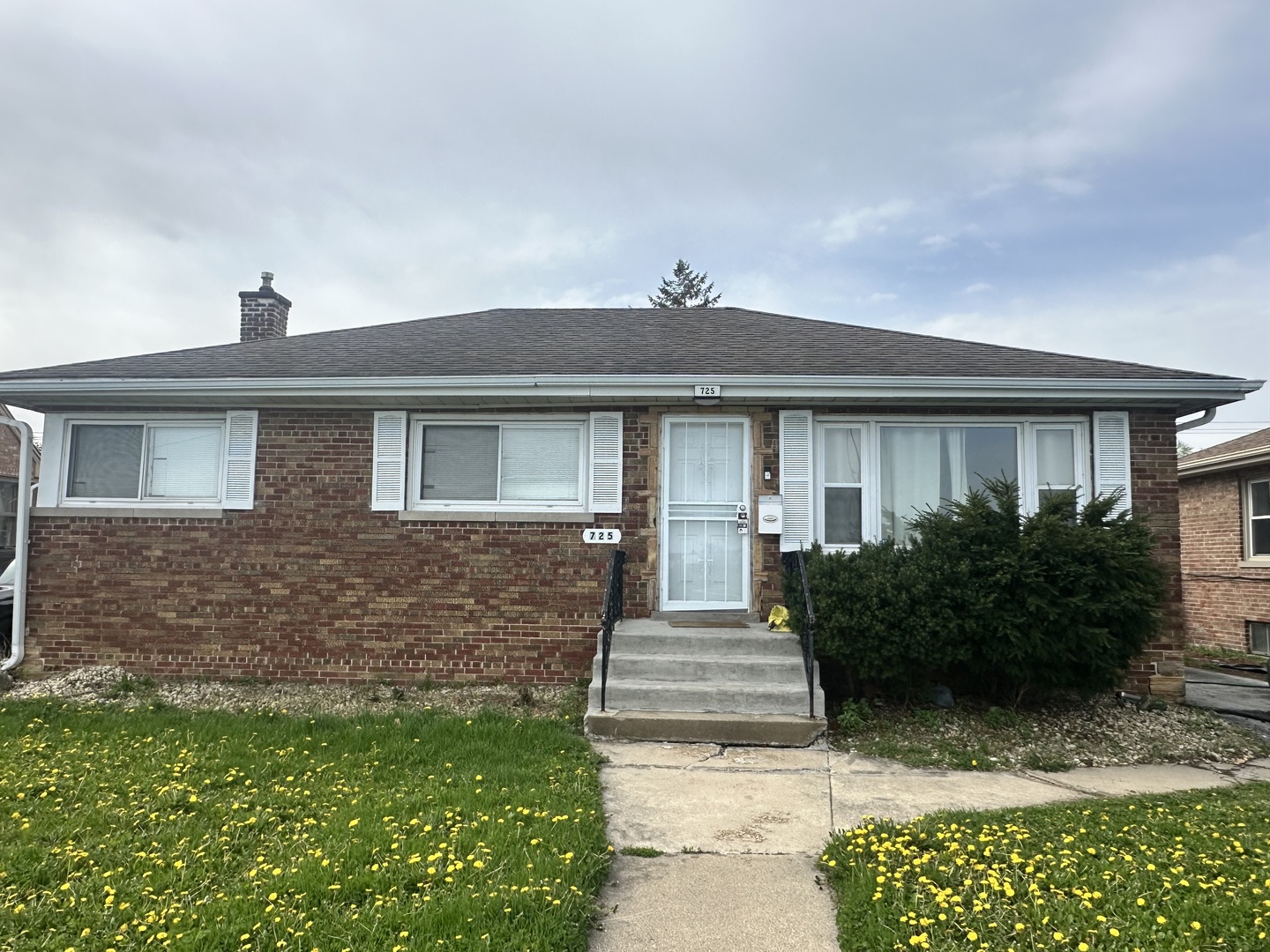 725 E 154th Street, South Holland, IL 60473