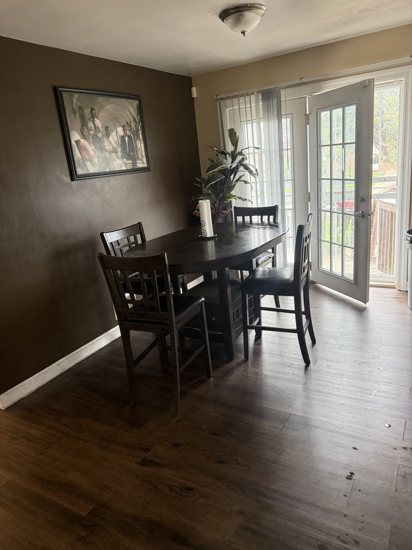 725 E 154th Street, South Holland, IL 60473