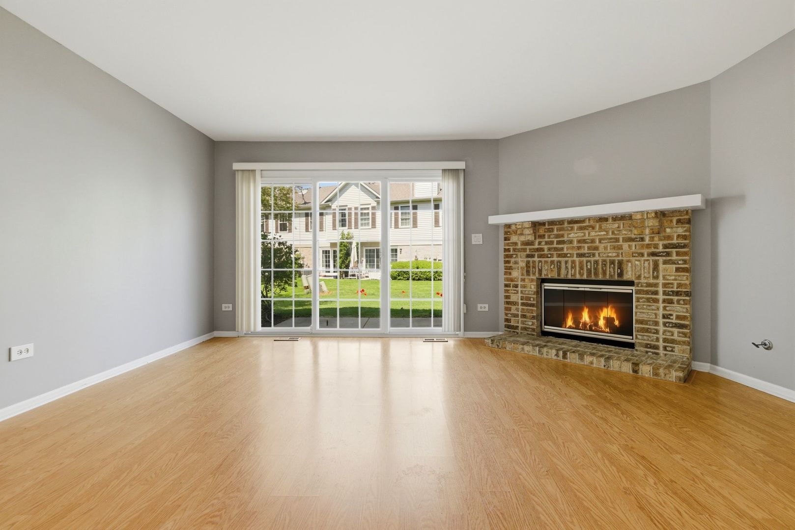 1911 Grove Avenue, Schaumburg, IL 60193