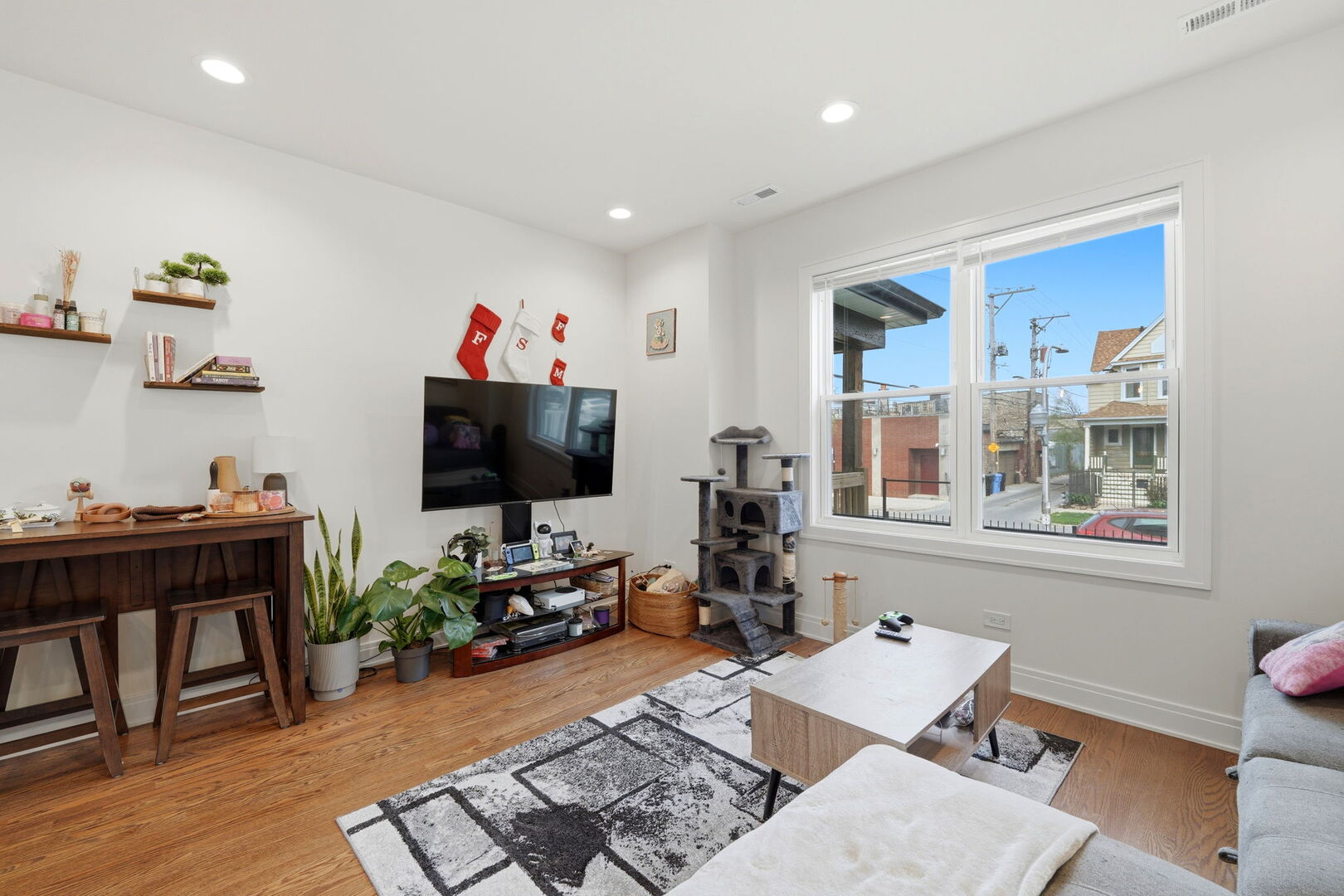 2342 N Lawndale Avenue, Chicago, IL 60647