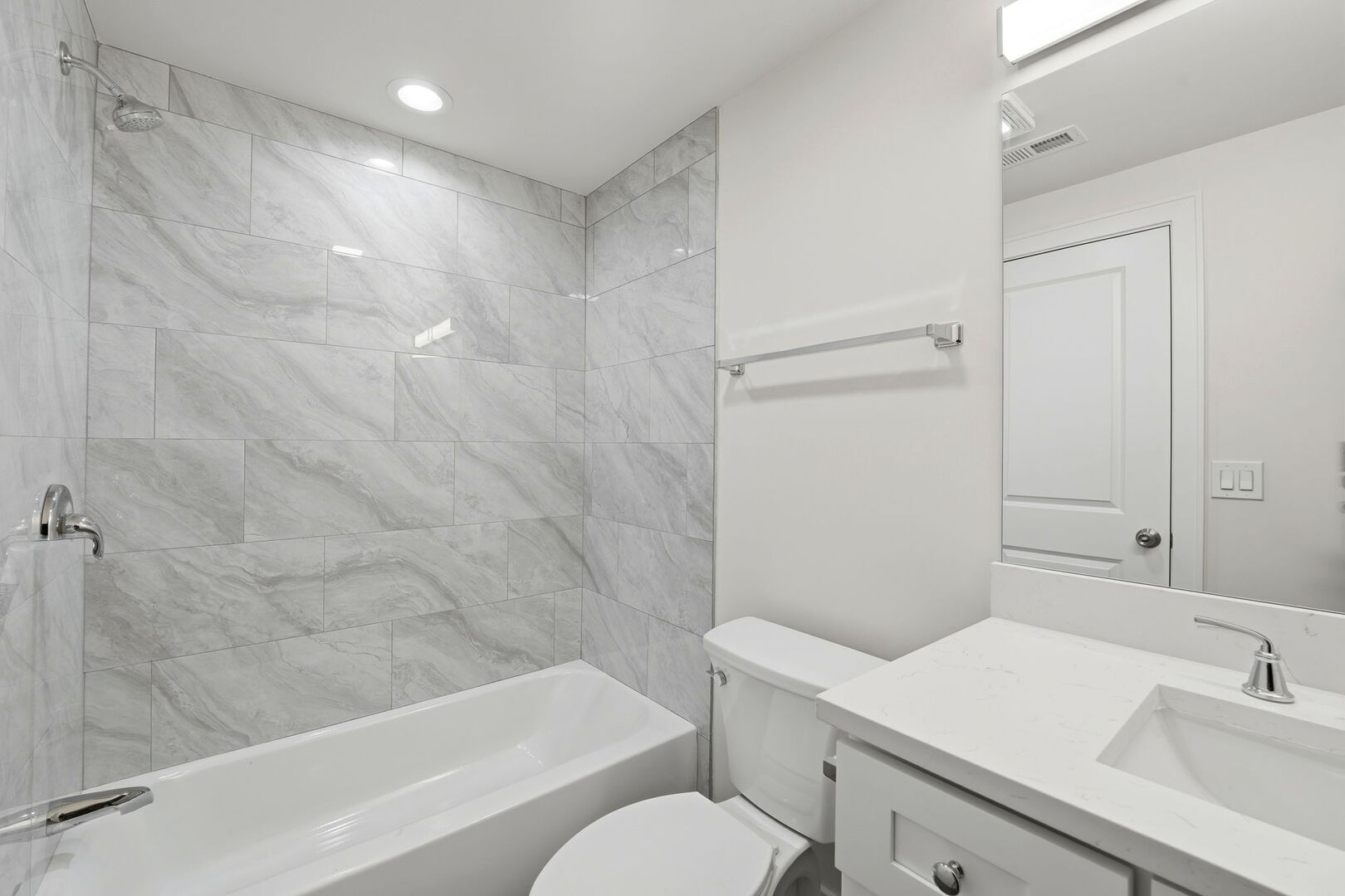 2342 N Lawndale Avenue, Chicago, IL 60647