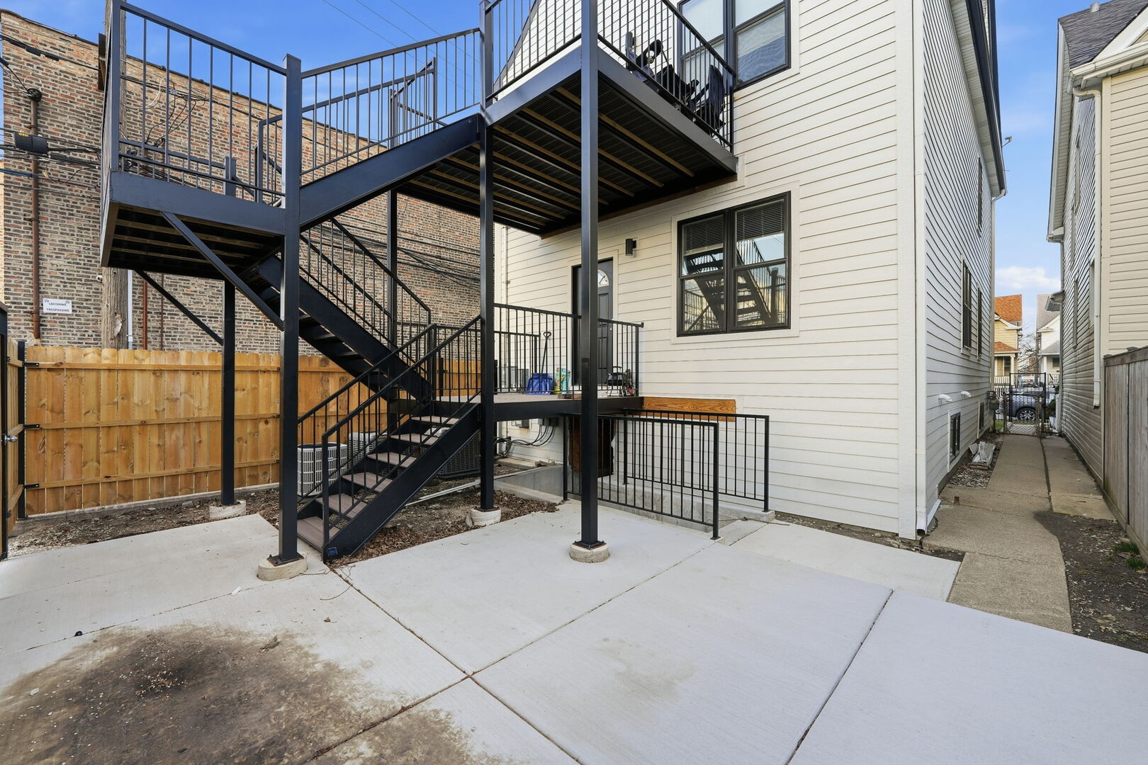 2342 N Lawndale Avenue, Chicago, IL 60647