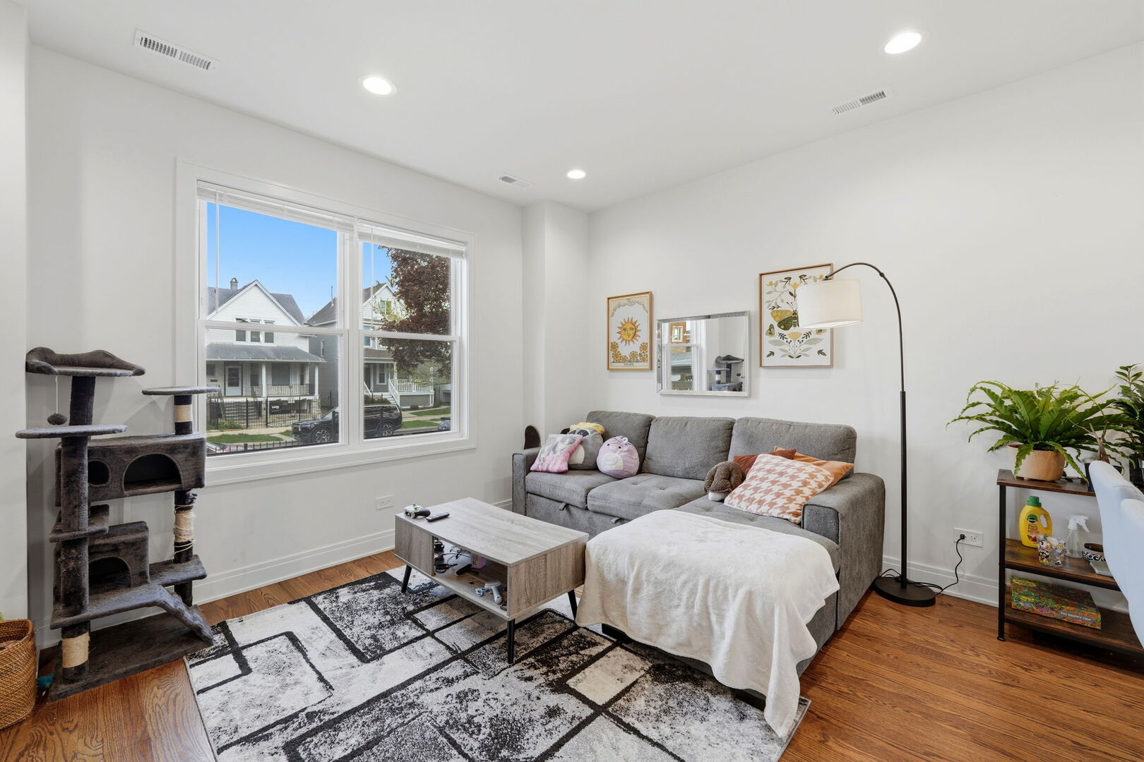 2342 N Lawndale Avenue, Chicago, IL 60647