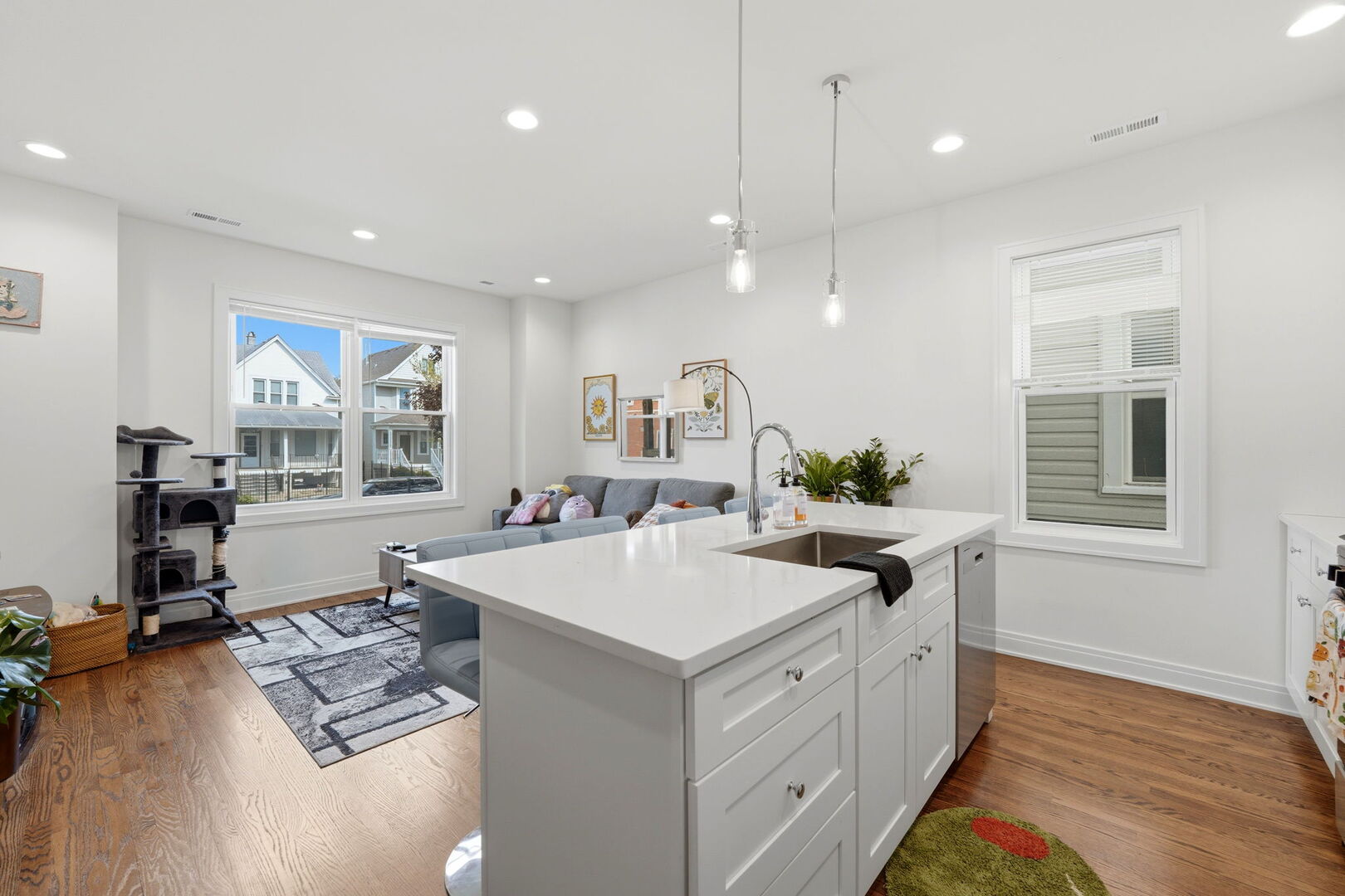 2342 N Lawndale Avenue, Chicago, IL 60647