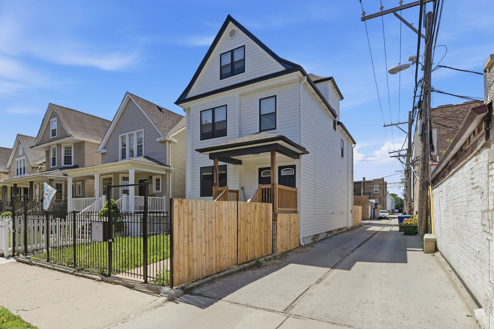 2342 N Lawndale Avenue, Chicago, IL 60647