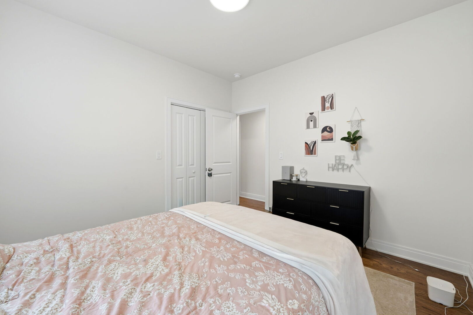 2342 N Lawndale Avenue, Chicago, IL 60647