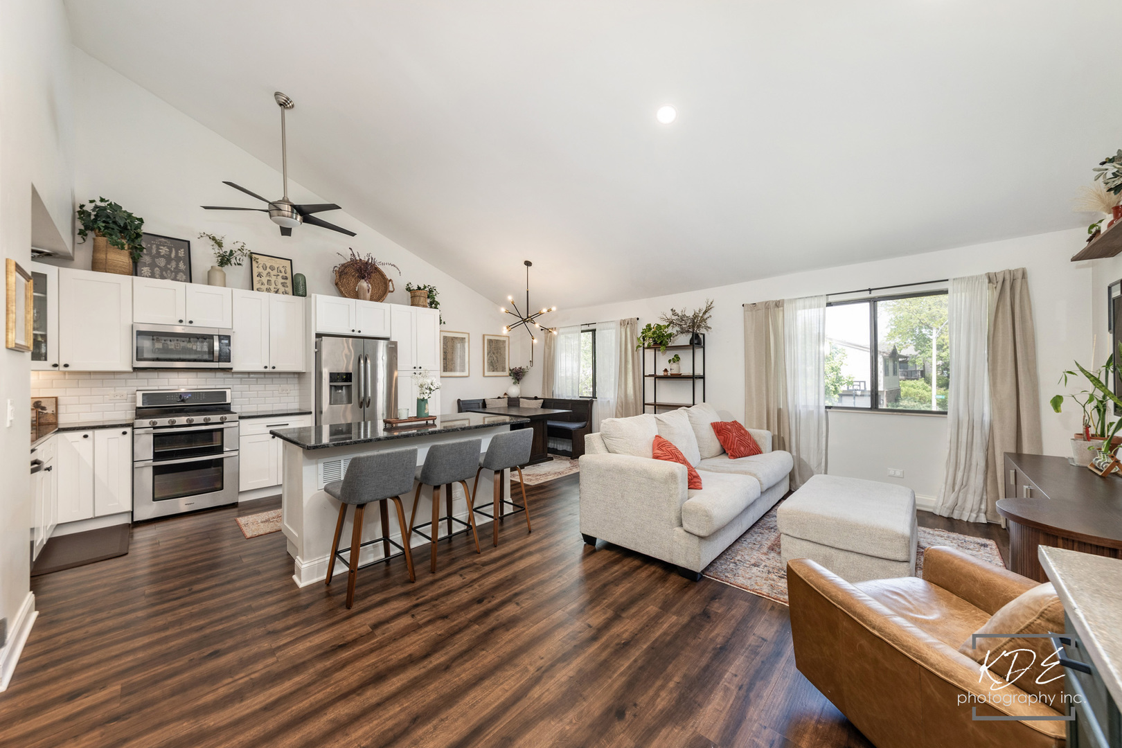 3S407 Chestnut Court, Warrenville, IL 60555