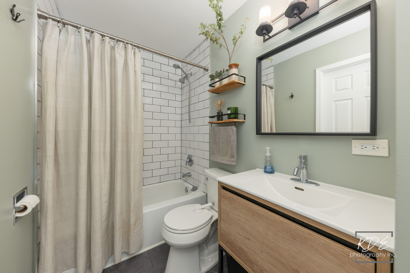 3S407 Chestnut Court, Warrenville, IL 60555