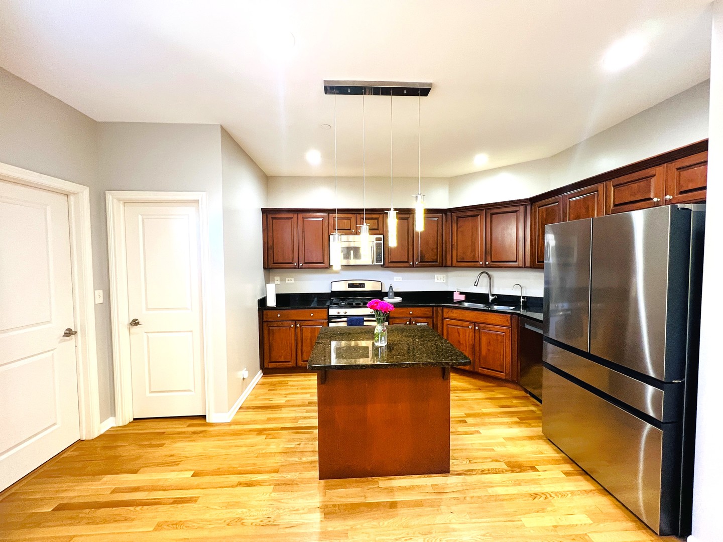 2585 Waterbury Lane, Buffalo Grove, IL 60089